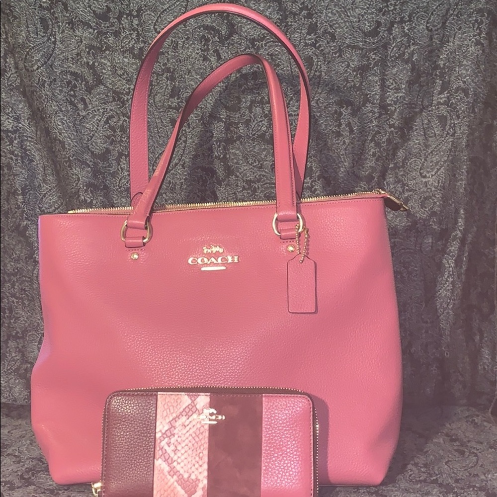 Coach pebble leather bay tote / Wallet